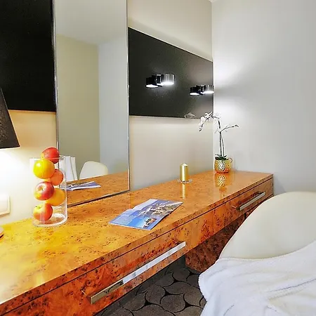 209 W Royal Tulip Przy Plazy Dobruk Apartment